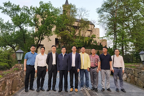 廣西壯族自治區(qū)容縣縣委副書記\縣長李唐明、副縣長黃生強(qiáng)蒞臨浙江水墨江南新材料科技有限公司考察
